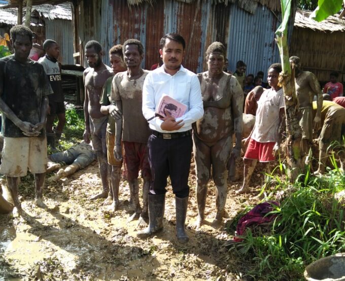 Pelayanan Bpk. Belimaefu wau di Papua