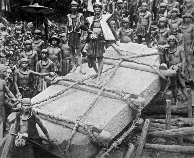 MENELAAH TRADISI FOOLA JIMATE DALAM MASYARAKAT NIAS: SEBUAH TINJAUAN TEOLOGIS-KRITIS (OJS)