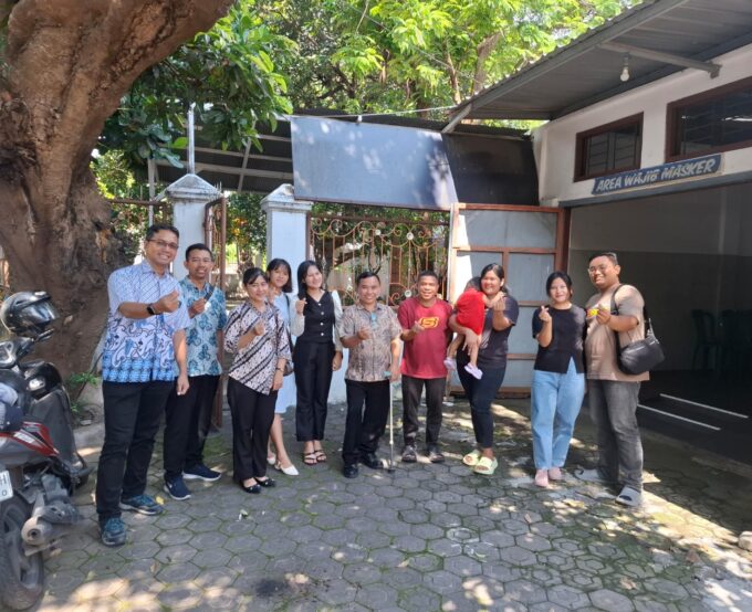 STTI Efrata berkunjung ke Alumni di Kraksaan